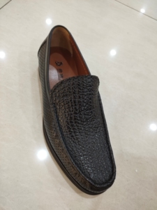 金猴王高端男鞋,牛颈纹牛皮(头层),真皮内里,超轻大底.断码