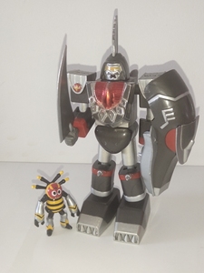 铁甲小宝鲨鱼辣椒巨人