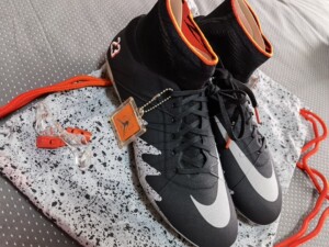 【耐克 毒蜂2代 高帮 超顶 fg 内马尔乔丹联名款】_阿里巴巴找货神器