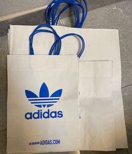 阿迪达斯购物纸袋