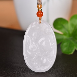 【名称】精品白色金丝玉《前途似锦》挂件