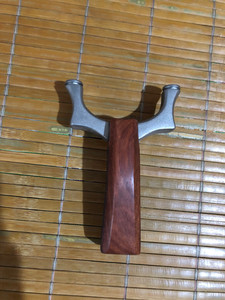 全新甬水虎不锈钢弹弓,实木手柄扁皮免绑弹弓,裸弓特价只需39