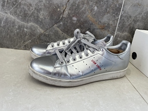 阿迪达斯银色板鞋stan smith 非常拉风
