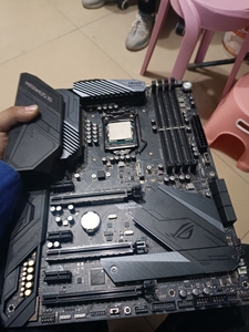 华硕主板 m11h 无拆修 无暗病 ,就是显卡插槽的那个位