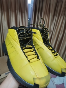 kobe 科比crazy 1 黄面包43码9新篮球鞋. ko