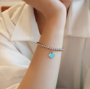 辞旧迎新#蒂芙尼经典蓝心珐琅手链来咯,送闺蜜送女友不二之选
