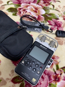 索尼d100录音笔 播放器 自用无任何维修 全原装 (后面