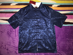 陈冠希clot丝绸唐装短袖,此款蓝粉两种颜色,此链接为蓝色