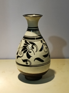 金元时期耀州窑白地黑花玉壶春瓶