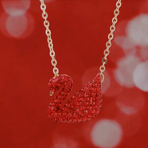 施华洛世奇红色大天鹅