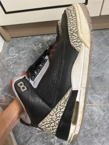 aj3黑水泥 42.5码数 正品正品正品 鞋盒8角尖尖 售出
