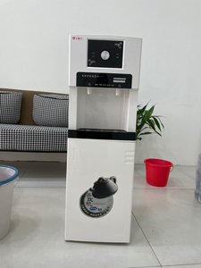 小霸王饮水机,开水100%度,当时把控品质很讲究,就用一次放
