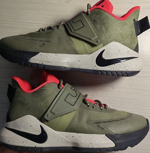 耐克詹姆斯使节12篮球鞋,保证正品,黄金42码,疑假勿扰.全