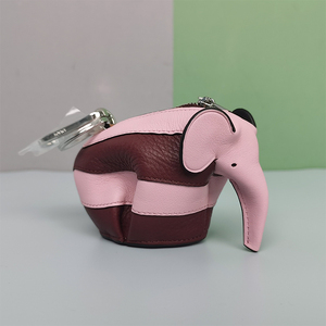 [未使用]工价3700LOEWE罗意威女包粉色拼酒红大象挂件/零钱包