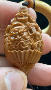 skwlzx1987淘宝单面十八罗汉橄榄核串   由舟山核雕大师丁佳伟全