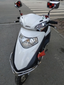 出售2019年国四电喷9成新五羊本田喜鲨125踏板摩托车一台