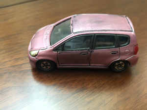 多美卡绝版 100号 本田飞度 无盒.有使用痕迹.这个年代绝