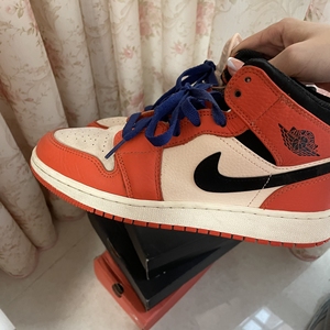 aj1 小白扣碎 38码 换风格了闲置出,之前在得物买的,可