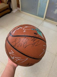 韩德君周琦等辽宁队球员签名球