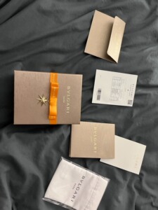 宝格丽香水礼盒包装袋