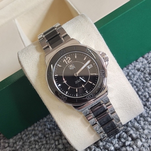 泰格豪雅女士石英腕表