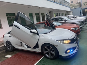 思域改装剪刀门