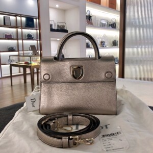 dior迪奥新款ever mini ta盾牌牛皮材质手提包