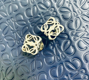 罗意威 loewe 衬衫扣袖钉 # 9.5成新 银色 袖扣