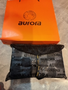 00占云燕77淘宝aurora奥罗拉羊绒围巾,全新,单位发的,家里东西太多