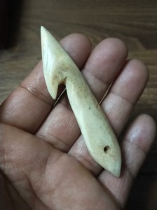 红山文化鱼鳔捕鱼武器已经玉化放到水里继沉.被我盘熟了.不想玩