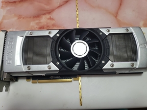 老黄家战术核显卡gtx690双芯核弹,双黄蛋,成色极品,收藏