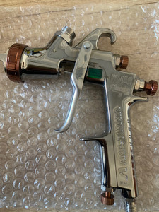 全新 日本岩田w-400-134g(ba4-2)喷枪,就一个