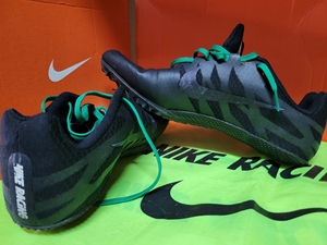 耐克nikes9正品田径钉鞋,42.5码,磨损如图.有涂鸦和