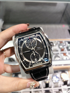 万国达文西系列酒桶形自动机械男表iw376601,44mm表