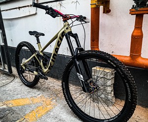 22款卜威636s软尾整车 s码全新