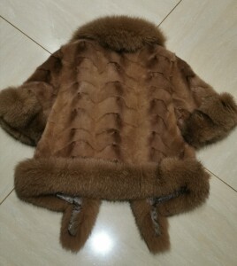 北京奥莱购入貂皮披肩,98新,顺丰到付不退不换!