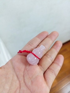 粉色水晶葫芦 可用作饰品佩戴或车挂件 39元全新