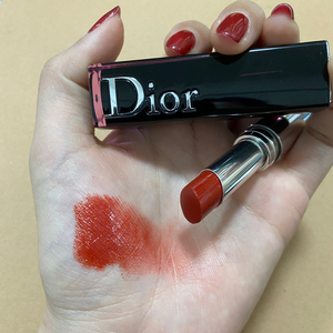 迪奥847,保真,非全新.因为口红比较多所以闲置了,膏体滋润