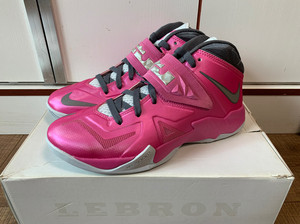 詹姆斯士兵7 乳腺癌 粉色 41码 詹姆斯篮球鞋