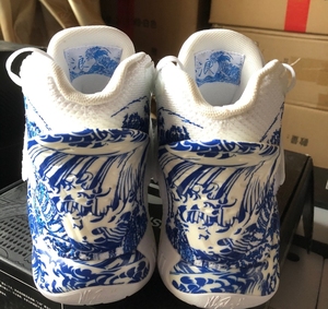 全新 安踏kt5pro青花瓷43码 原盒在 非常好看的鞋子