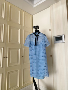 Sandro法国小奢品牌 蕾丝镂空连衣裙 淡蓝色 很仙的一款