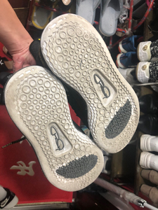 5码 无原鞋垫 鞋底轻微磨损 打室内