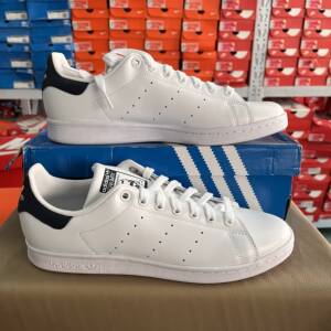 阿迪达斯男鞋蓝尾