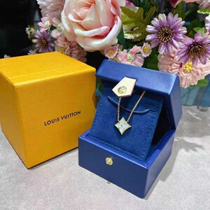 双十一特价 lv monogram玫瑰金白贝母四叶草项链,成