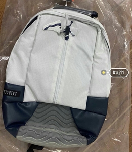 双肩包aj11飞人书包全新包邮电脑包康扣熊猫大容量背包