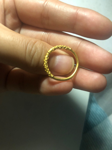 老凤翔黄金戒指,三克多,买进来两千五左右,现在2000卖,带