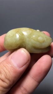 自己玩的老玉古玉和田玉青蛙玉件!精工雕刻,手感非常油润!老玉
