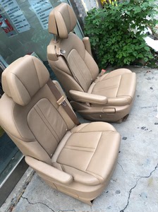 汽摩及配件 汽车零配件 车身及附件 座椅及附件 别克gl8第二排座椅