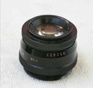 华光牌放大机镜头,焦距75mm,全金属c口,成色较新,保存的