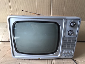 长虹黑白电视机